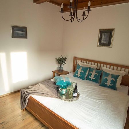 Lormuv Dvur Villa Mikulov Bagian luar foto