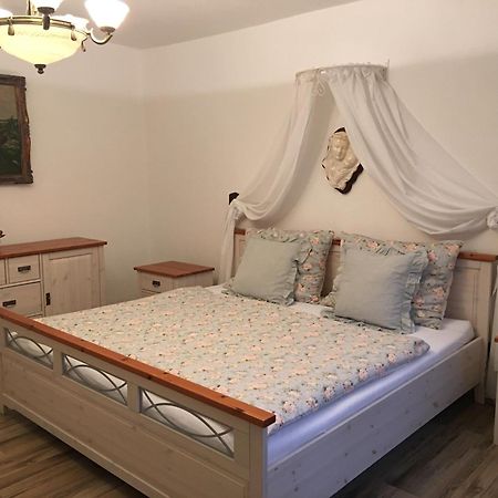 Lormuv Dvur Villa Mikulov Bagian luar foto